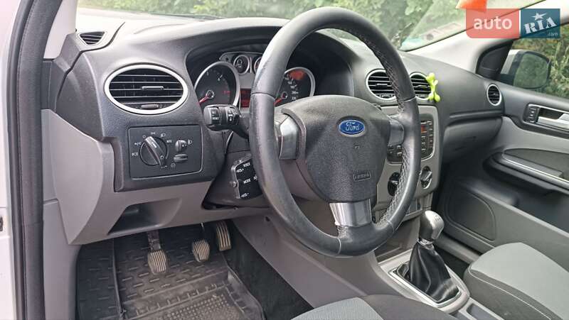 Універсал Ford Focus 2010 в Сарнах
