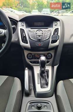 Седан Ford Focus 2012 в 