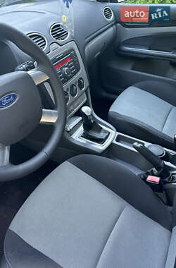 Универсал Ford Focus 2010 в 