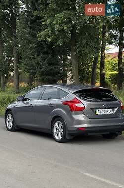 Хэтчбек Ford Focus 2011 в 