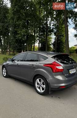 Хэтчбек Ford Focus 2011 в 