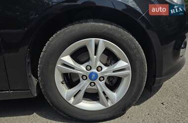 Хэтчбек Ford Focus 2011 в 