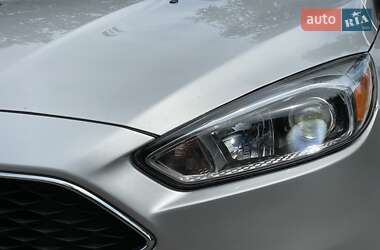 Хэтчбек Ford Focus 2015 в 