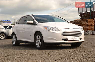 Хэтчбек Ford Focus 2013 в 