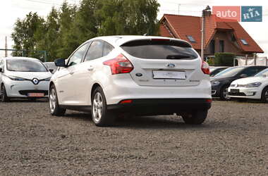 Хэтчбек Ford Focus 2013 в 