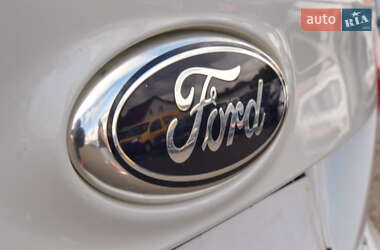 Хэтчбек Ford Focus 2013 в 