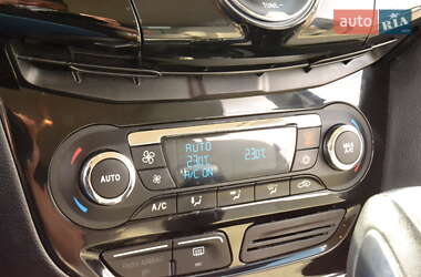 Хэтчбек Ford Focus 2013 в 