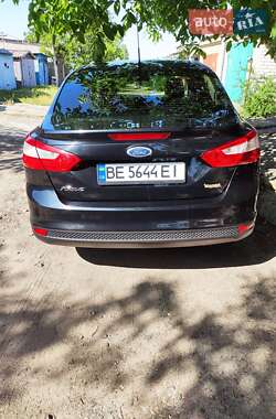 Седан Ford Focus 2012 в 
