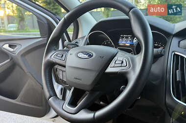 Хэтчбек Ford Focus 2017 в 