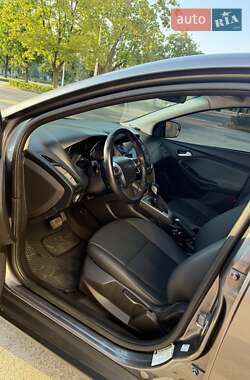 Седан Ford Focus 2013 в 
