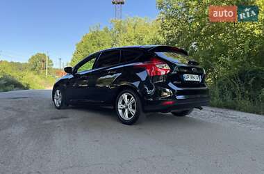 Хэтчбек Ford Focus 2012 в 