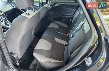 Хэтчбек Ford Focus 2012 в 