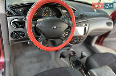 Седан Ford Focus 2000 в 