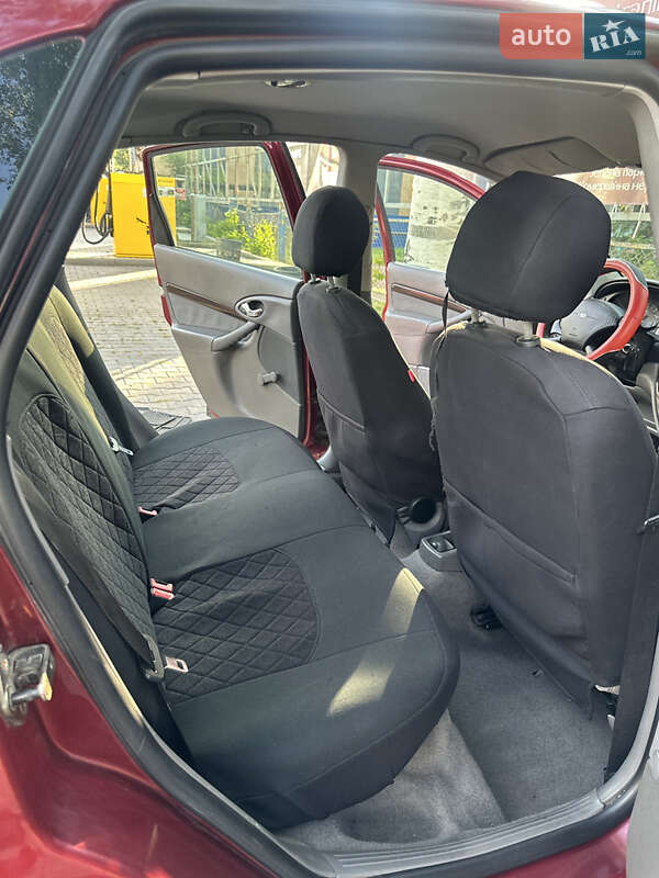 Седан Ford Focus 2000 в Черновцах