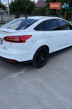 Седан Ford Focus 2015 в 