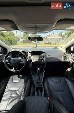 Седан Ford Focus 2015 в 