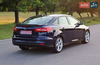 Седан Ford Focus 2016 в 
