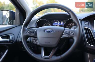 Седан Ford Focus 2016 в 