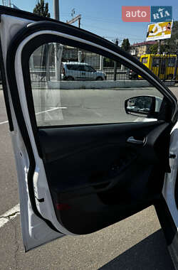 Седан Ford Focus 2013 в 