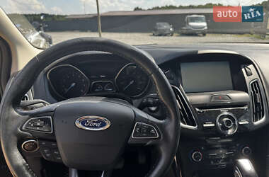 Седан Ford Focus 2015 в 