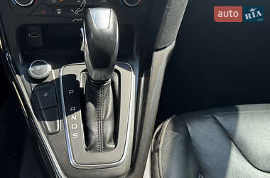 Седан Ford Focus 2015 в 