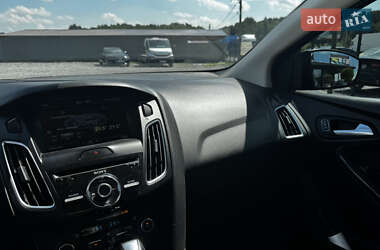 Седан Ford Focus 2015 в 