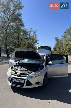 Хэтчбек Ford Focus 2011 в 