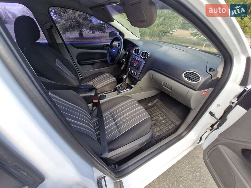 Хэтчбек Ford Focus 2011 в Житомире