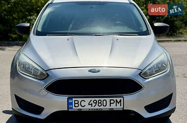 Седан Ford Focus 2015 в 