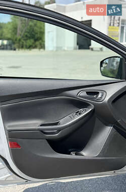 Седан Ford Focus 2015 в 
