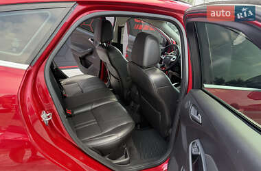 Хетчбек Ford Focus 2012 в 