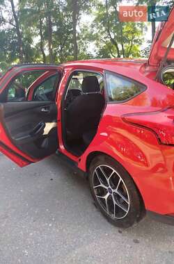 Хэтчбек Ford Focus 2017 в 
