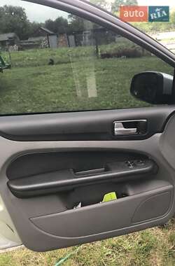 Универсал Ford Focus 2008 в Голобах