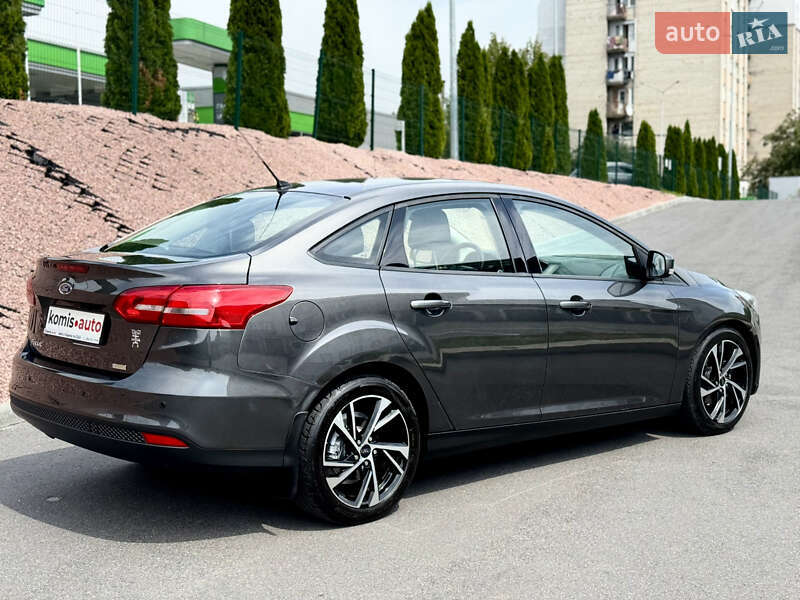 Седан Ford Focus 2015 в Виннице