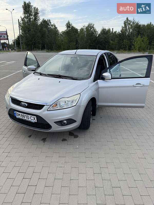 Хэтчбек Ford Focus 2010 в Сумах