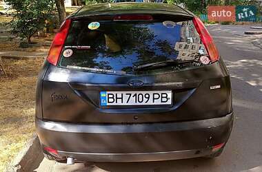 Хэтчбек Ford Focus 2001 в 
