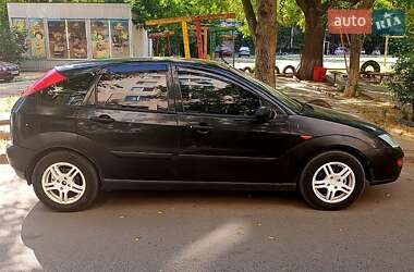 Хэтчбек Ford Focus 2001 в 