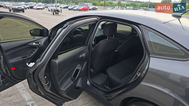 Седан Ford Focus 2017 в Киеве
