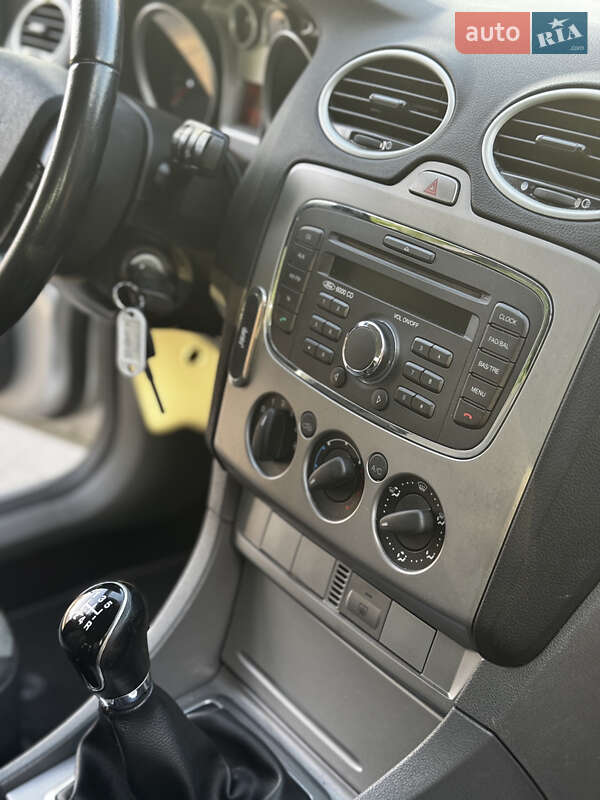 Универсал Ford Focus 2010 в Великой Багачке