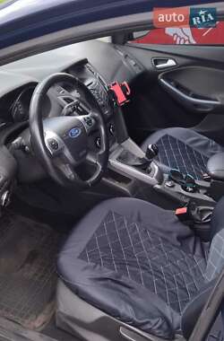 Хэтчбек Ford Focus 2014 в 