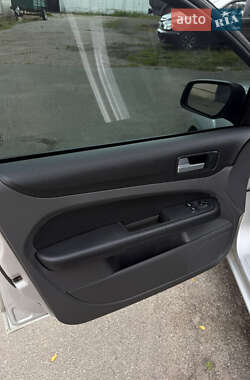 Хэтчбек Ford Focus 2007 в 