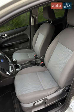 Хэтчбек Ford Focus 2007 в 