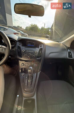 Седан Ford Focus 2015 в 