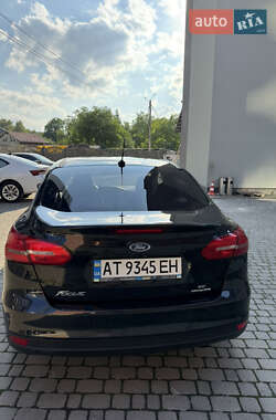 Седан Ford Focus 2015 в 