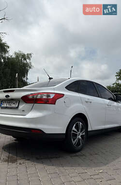 Седан Ford Focus 2012 в 