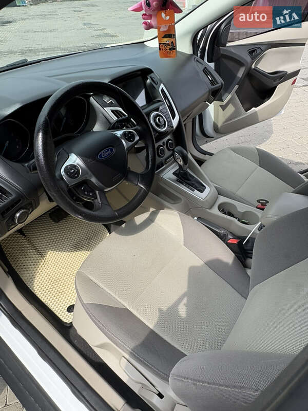 Седан Ford Focus 2012 в Черновцах