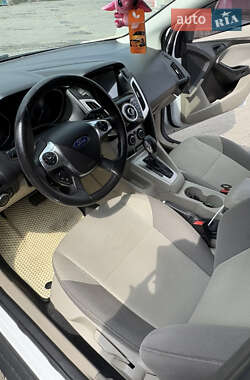 Седан Ford Focus 2012 в 