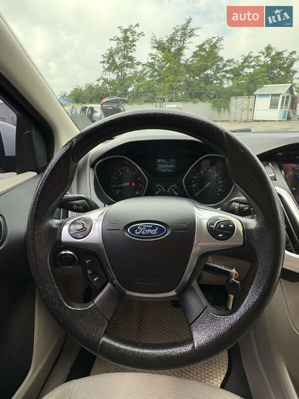 Седан Ford Focus 2012 в Черновцах