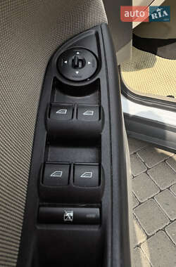 Седан Ford Focus 2012 в 