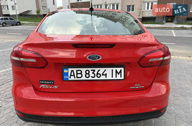 Седан Ford Focus 2015 в 